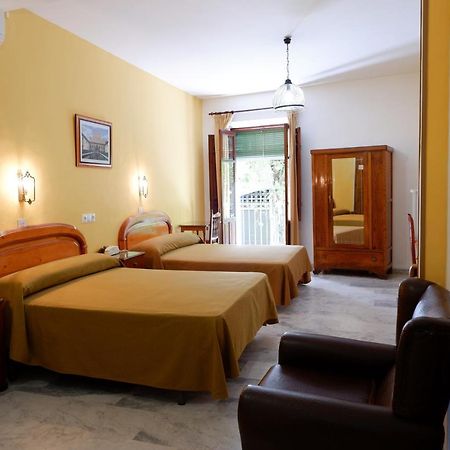 Hotel Central Lanjarón Buitenkant foto